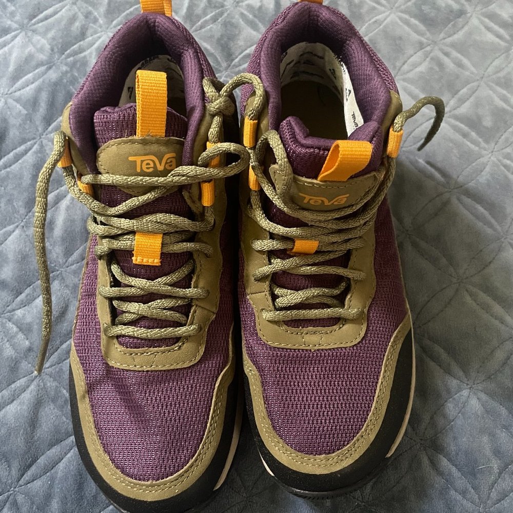 Teva Ridgeview Mid Hiking Boots